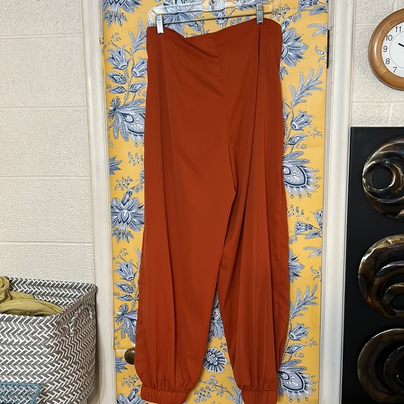 SHEIN XL boho funky harem pants in burnt orange color with side zip - Picture 4 of 10